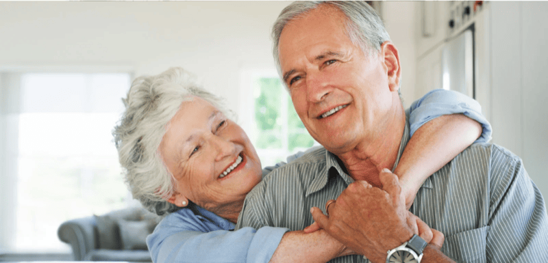 Pareja madura equilibrio hormonal menopausia andropausia Marbella